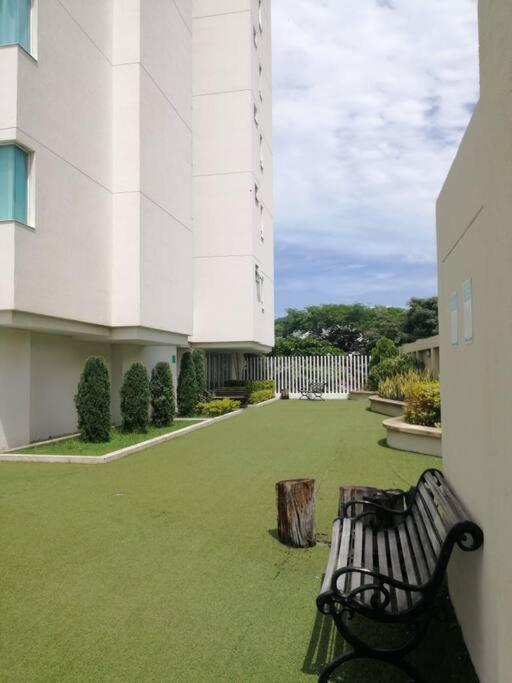 En El Rodadero Con Piscina Y Jacuzzi Apartamento *